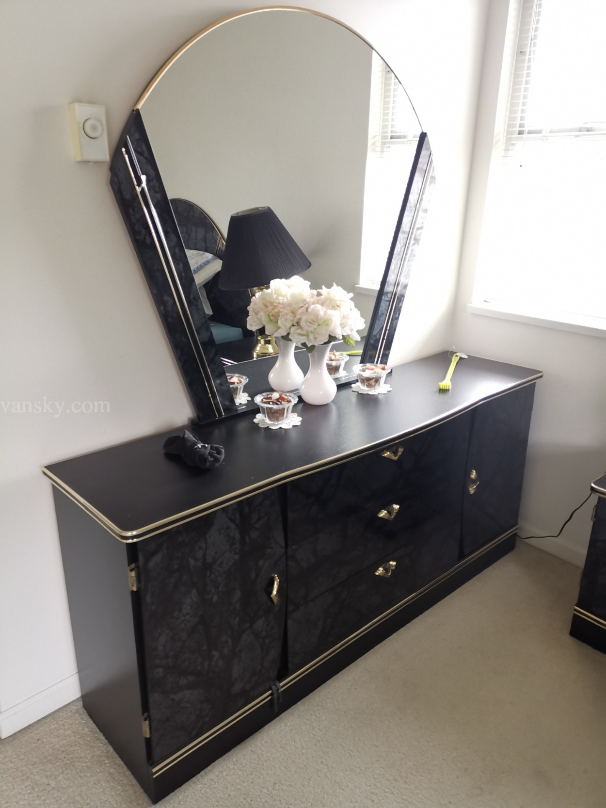 210308173009_Dresser and Mirror.jpg